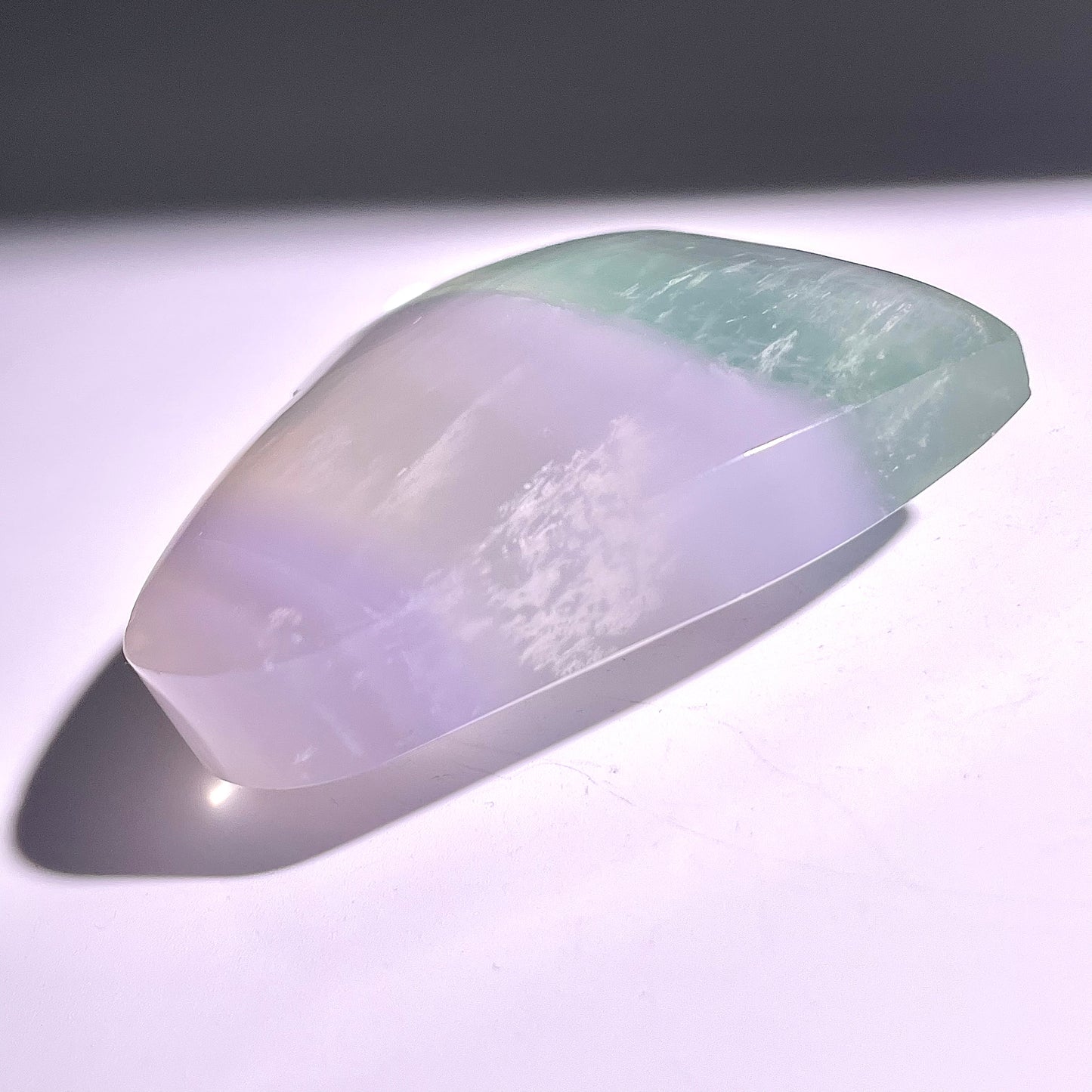B86◇1点物◇フローライト ハート◇56×66×23mm天然石・鉱物・パワーストーン