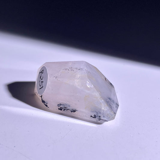 B251◇1点物◇瑪瑙の小樹 不規則◇28×20×13mm◇天然石・鉱物・パワーストーン