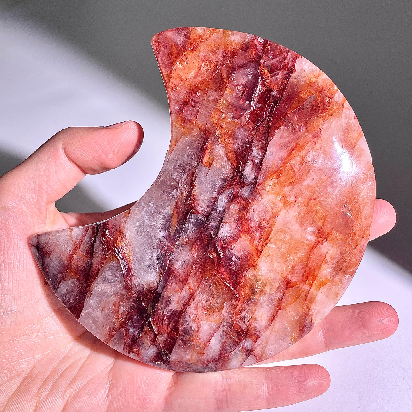 B303◇1点物◇レッドヘマタイトクォーツ ムーン◇113×71×23mm◇天然石・鉱物・パワーストーン