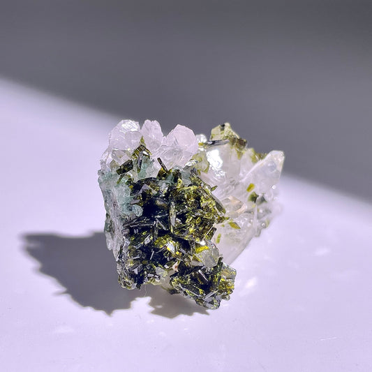 A194◇1点物◇エピドート クラスター◇47×33×28mm◇天然石・鉱物・パワーストーン