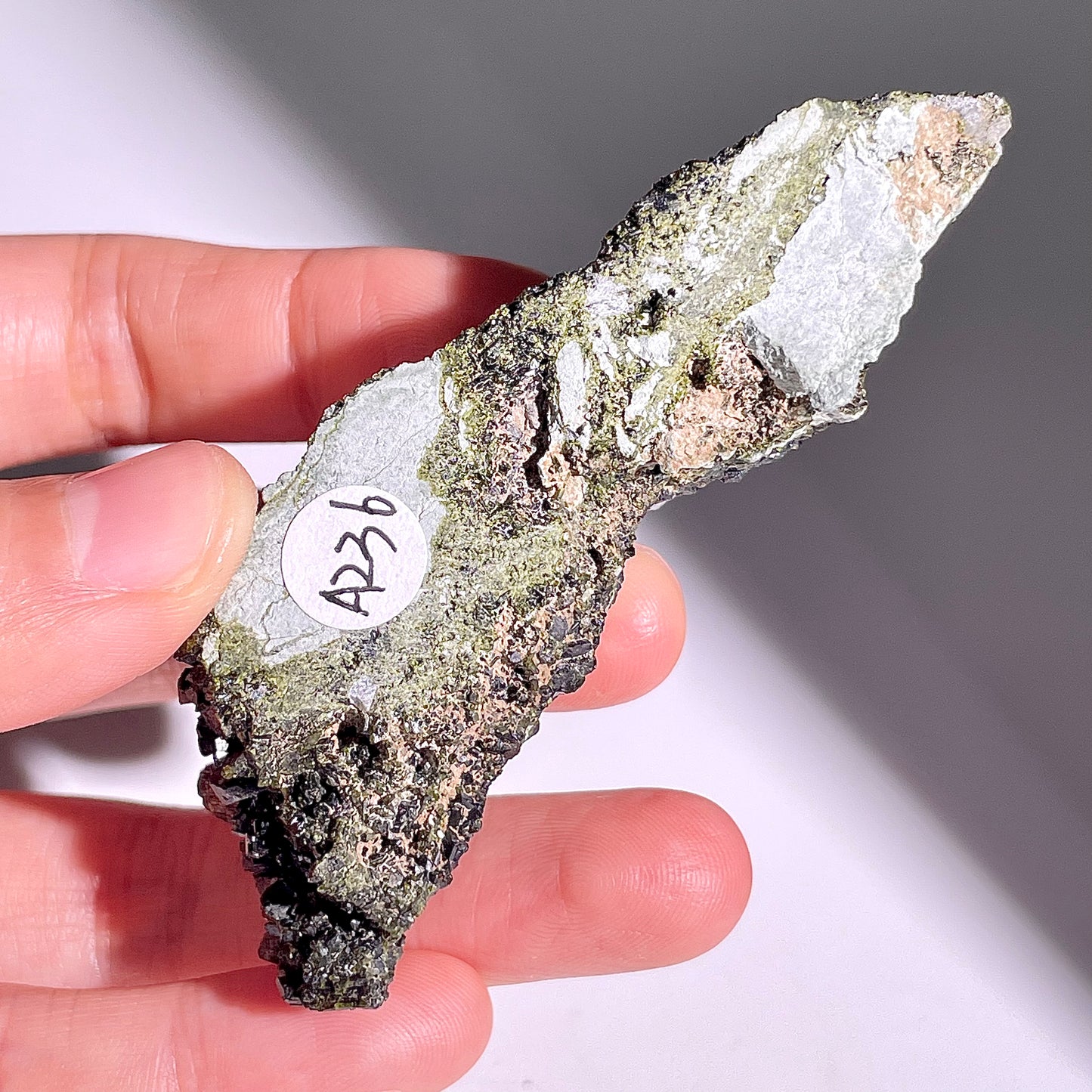 A236◇1点物◇エピドート クラスター◇77×23×21mm◇天然石・鉱物・パワーストーン