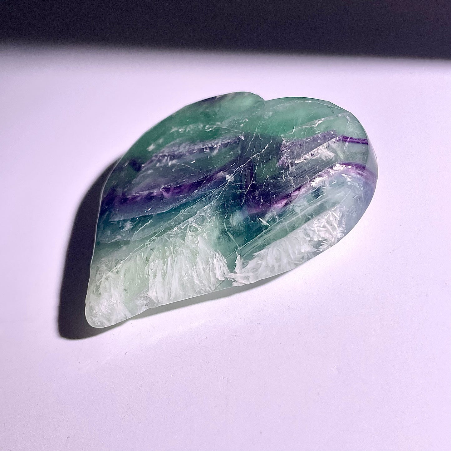 B565◇1点物◇フェザーフローライト ハート◇62×70×14mm◇天然石・鉱物・パワーストーン