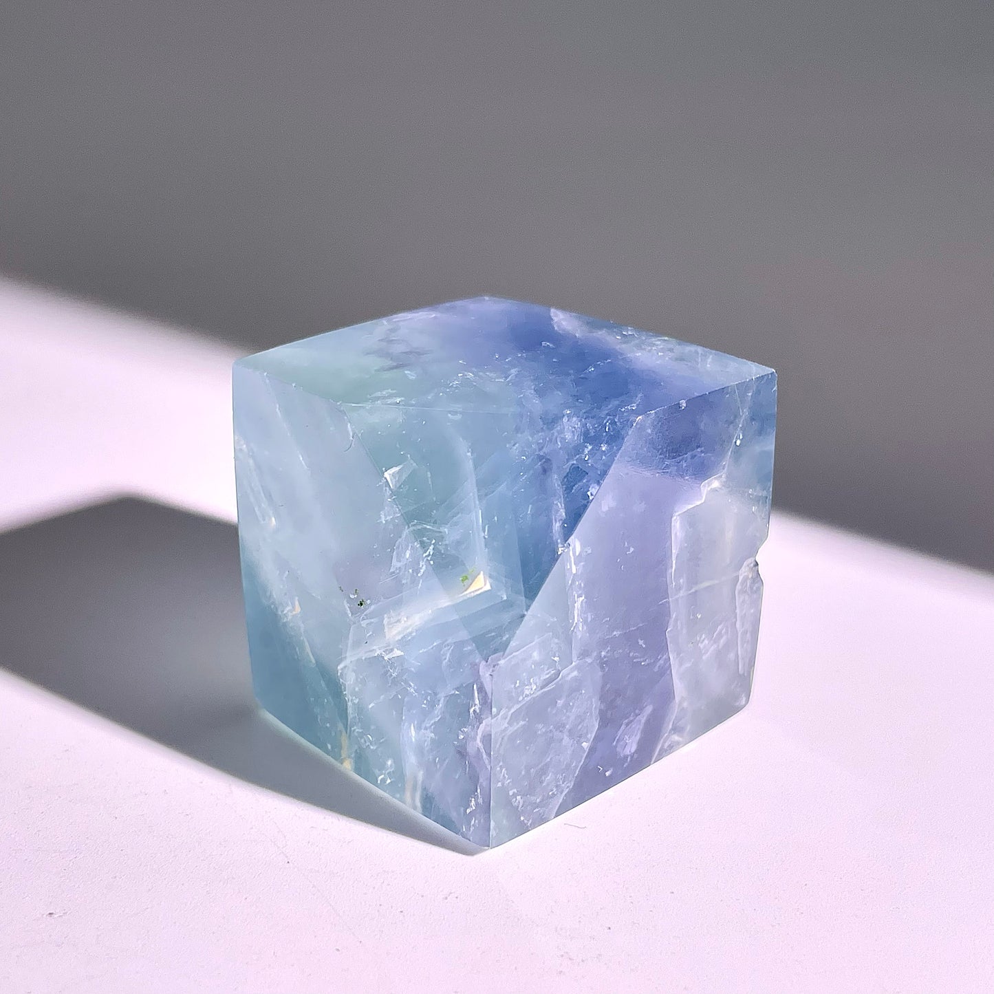 B651◇ブルーフローライト スクエア◇32×31×31mm◇天然石・鉱物・パワーストーン