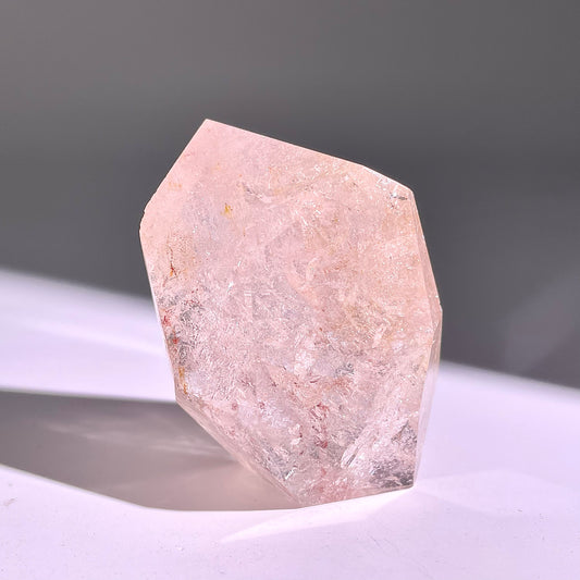 B689◇1点物◇ピンクアゼツライト 不規則◇61×38×27mm◇天然石・鉱物・パワーストーン