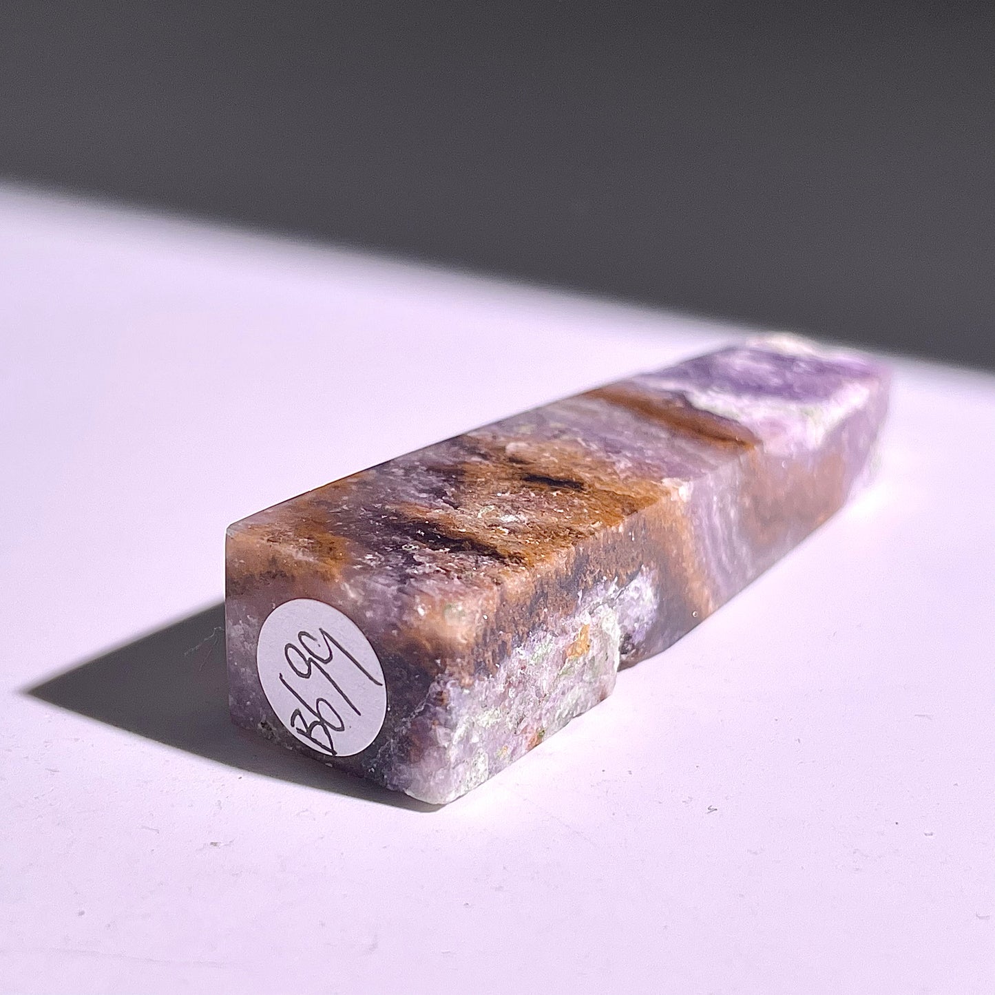 B699◇極光蛍石 ピラー◇65×7×3mm◇天然石・鉱物・パワーストーン