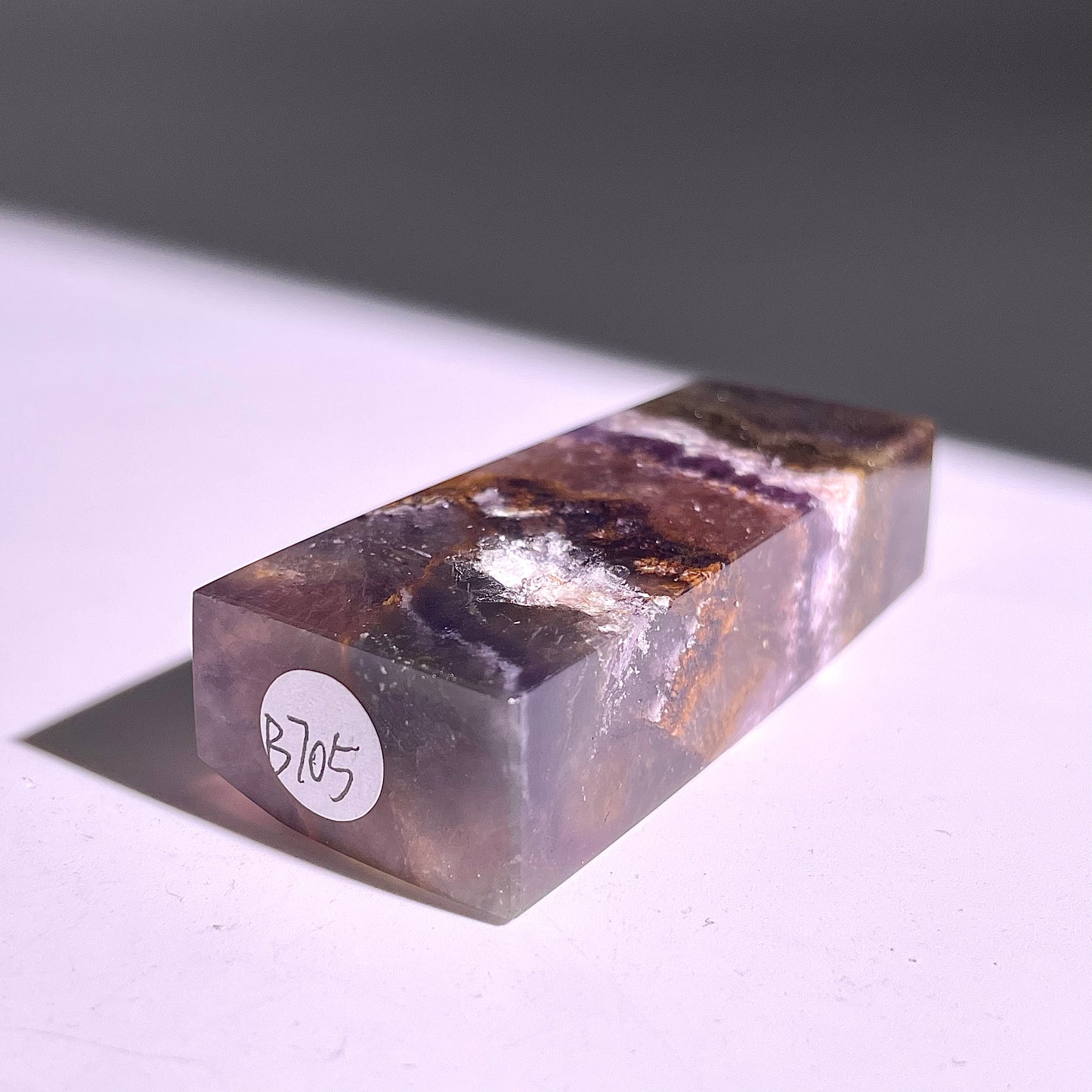 B705◇極光蛍石 ピラー◇66×15×5mm◇天然石・鉱物・パワーストーン