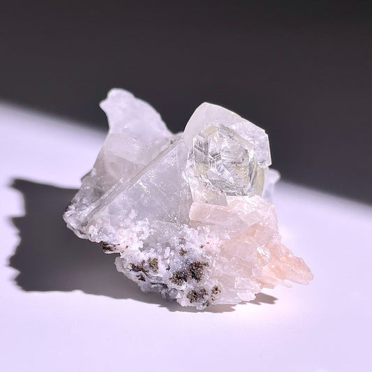 A379◇アポフィライトの原石◇44×35×30mm◇天然石・鉱物・パワーストーン