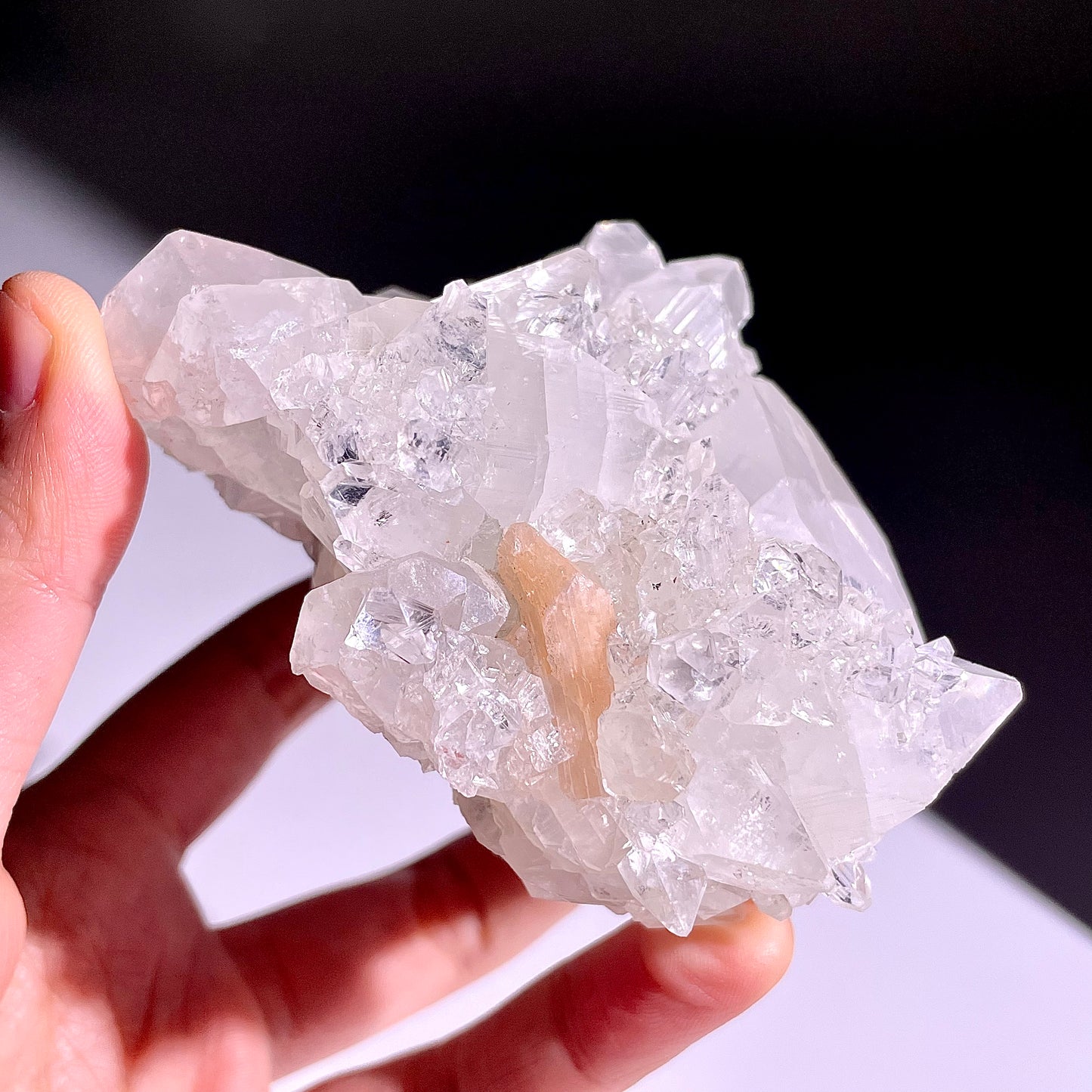 A381◇アポフィライトの原石◇102×89×48mm◇天然石・鉱物・パワーストーン