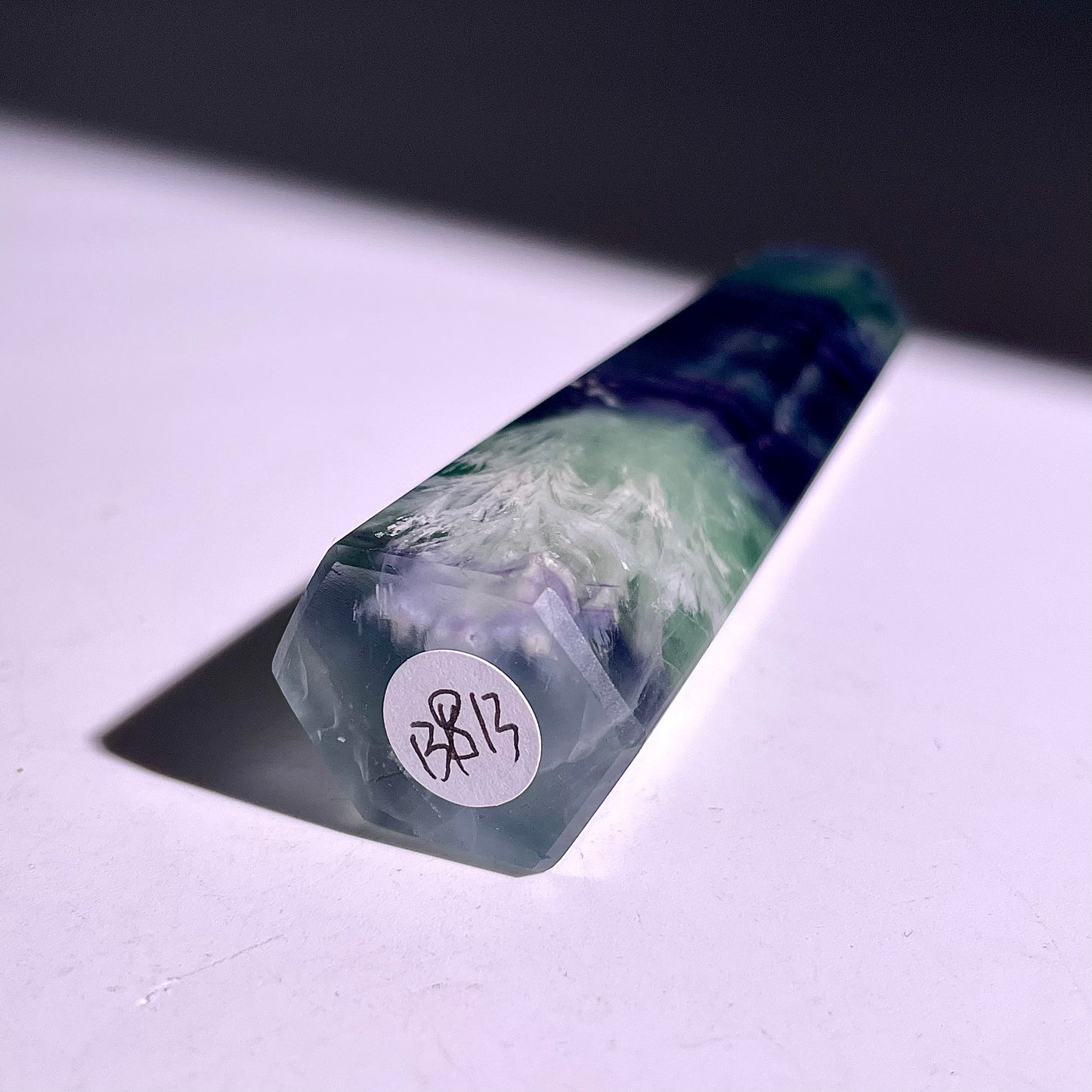 B813◇フェザー フローライト ピラー◇105×23×18mm◇天然石・鉱物・パワーストーン
