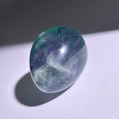 B124◇１点物◇フローライト エッグ◇47×38×38mm天然石・鉱物・パワーストーン