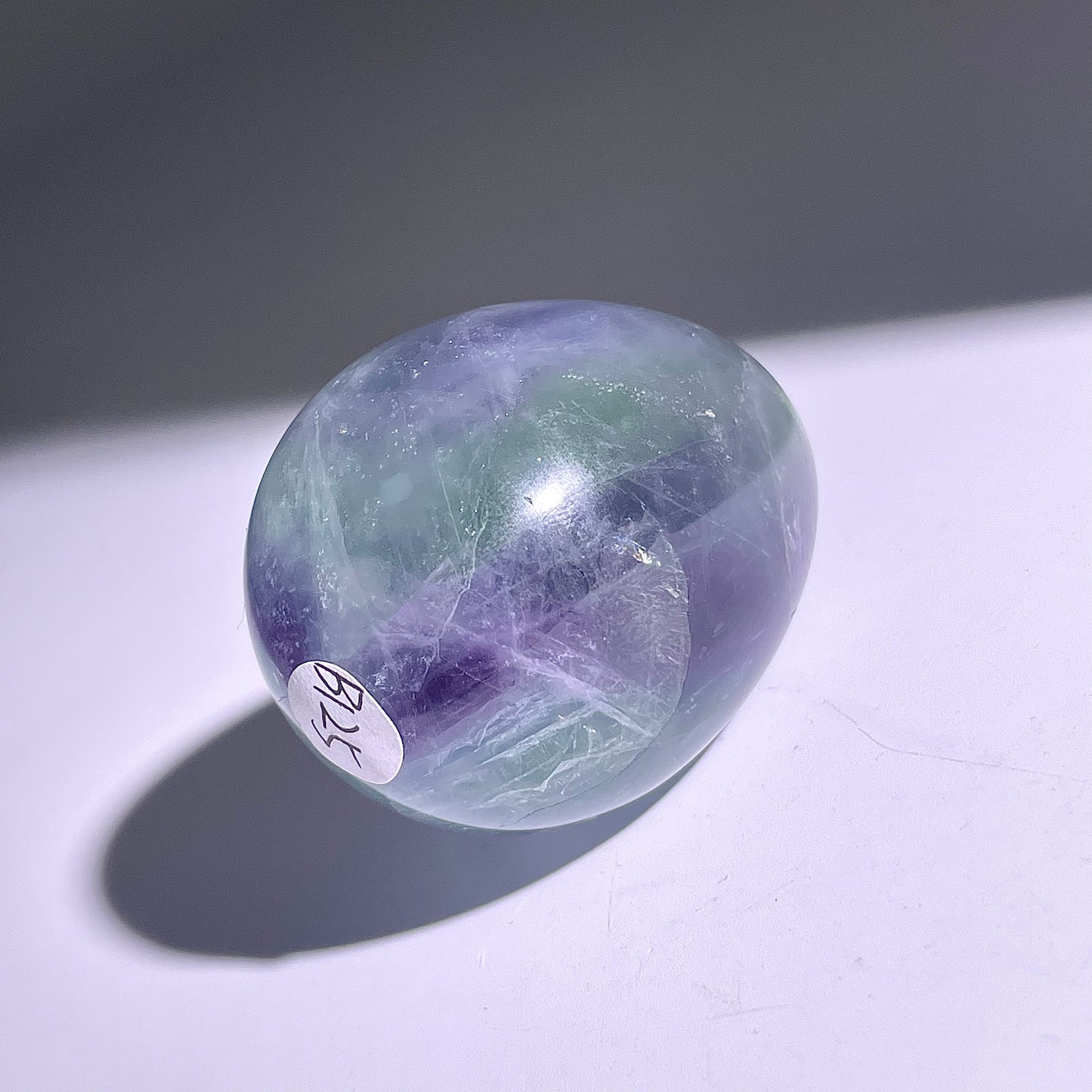 B125◇１点物◇フローライト エッグ◇46×37×37mm天然石・鉱物・パワーストーン