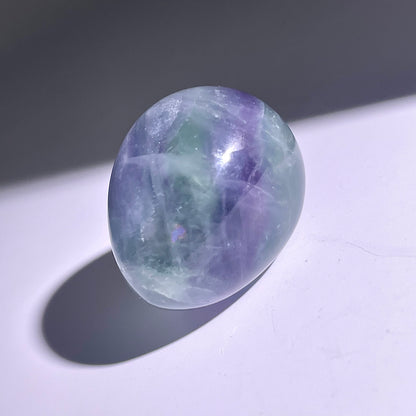 B125◇１点物◇フローライト エッグ◇46×37×37mm天然石・鉱物・パワーストーン