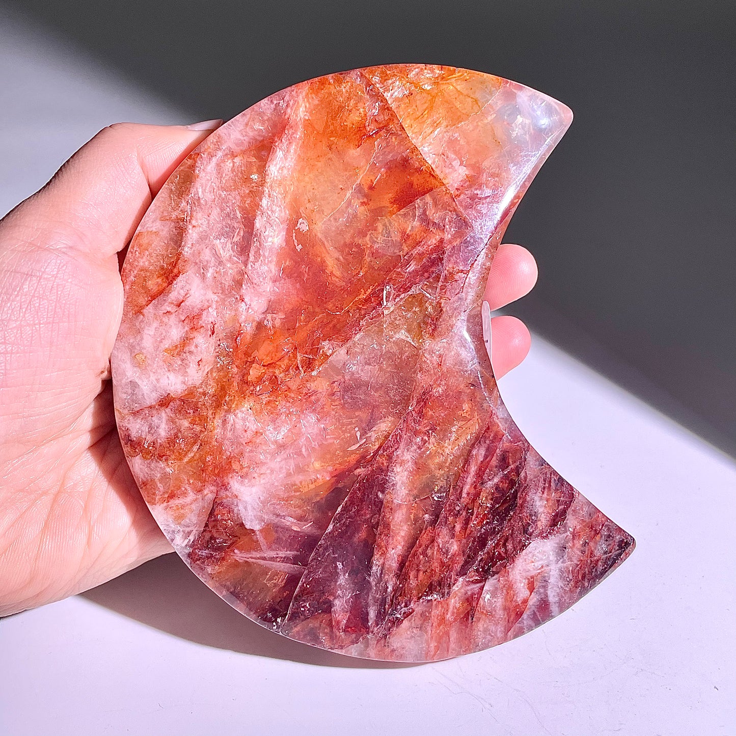 B301◇１点物◇レッドヘマタイトクォーツ ムーン◇128×81×23mm◇天然石・鉱物・パワーストーン