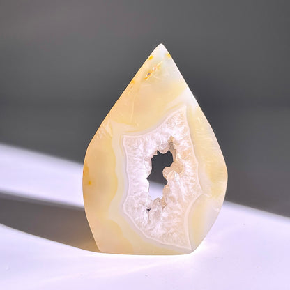 B336◇１点物◇瑪瑙 トーチ◇69×47×13mm◇天然石・鉱物・パワーストーン