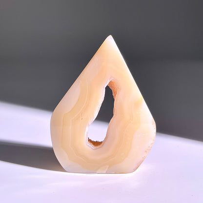 B337◇１点物◇瑪瑙 トーチ◇58×45×13mm◇天然石・鉱物・パワーストーン