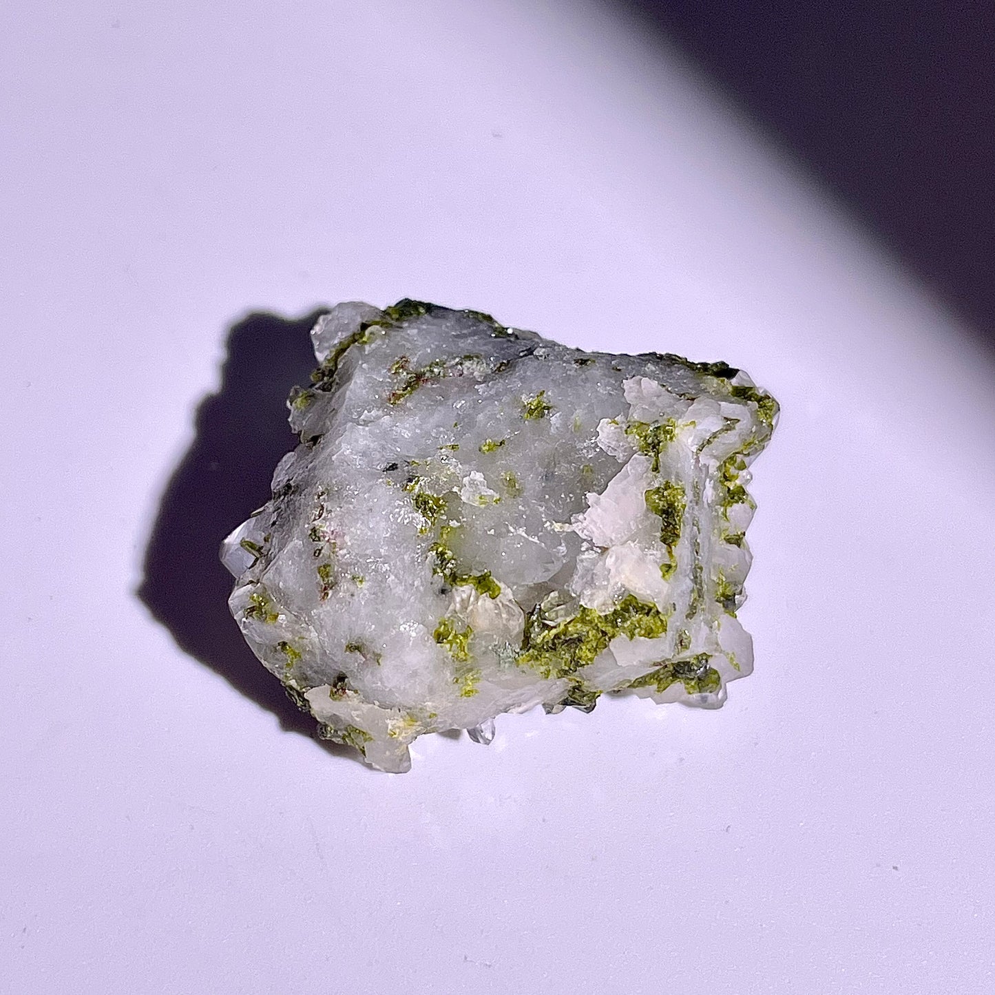 A181◇１点物◇エピドート  クラスター◇26×23×15mm◇天然石・鉱物・パワーストーン