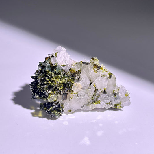 A194◇１点物◇エピドート クラスター◇47×33×28mm◇天然石・鉱物・パワーストーン