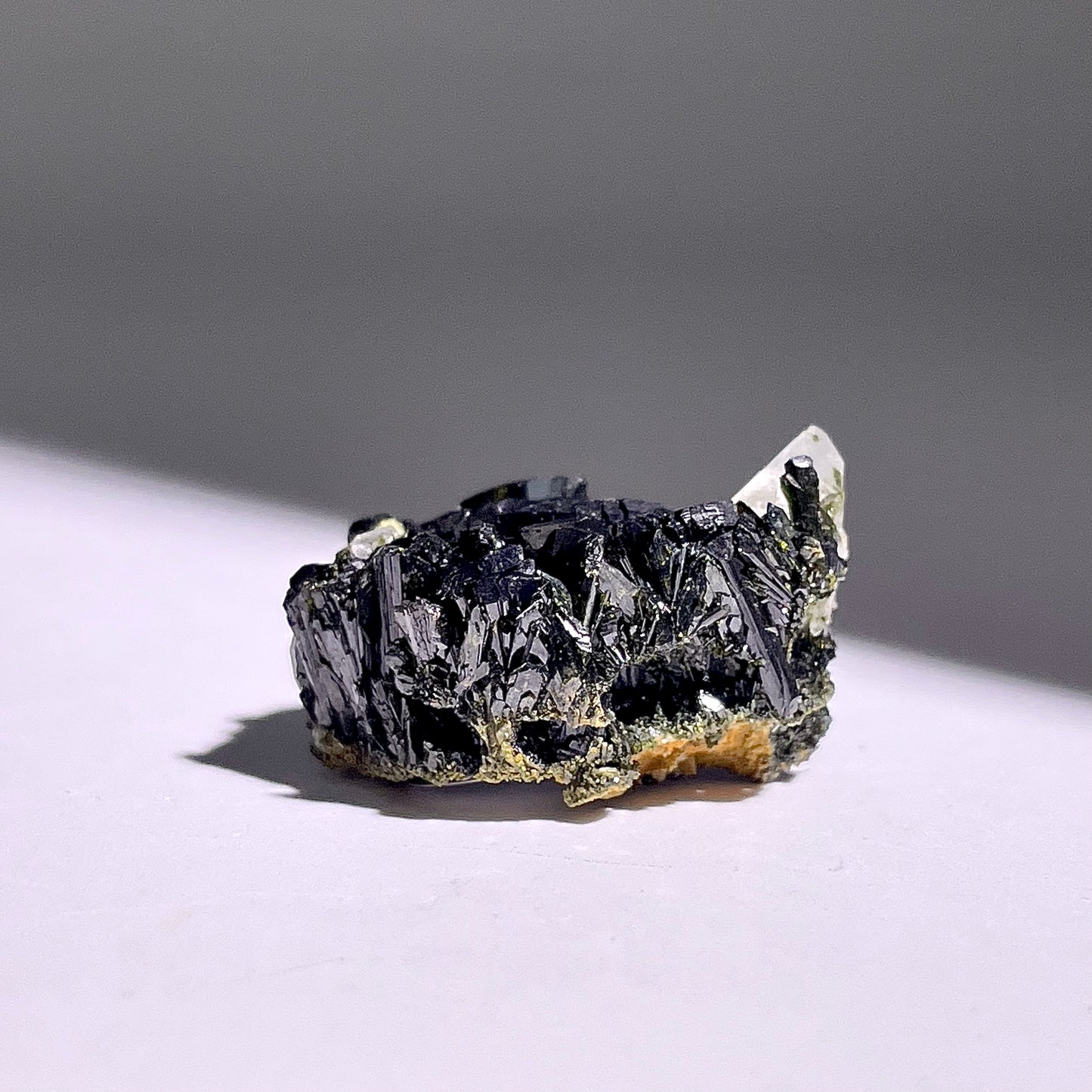 A240◇１点物◇エピドート  クラスター◇27×22×17mm◇天然石・鉱物・パワーストーン