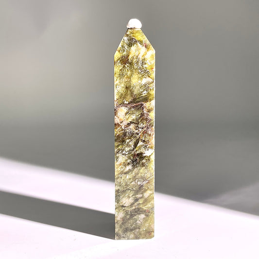 B619◇１点物◇緑マイカ ピラー◇130×27×23mm◇天然石・鉱物・パワーストーン