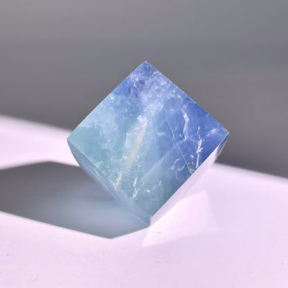 B651◇ブルーフローライト スクエア◇32×31×31mm◇天然石・鉱物・パワーストーン