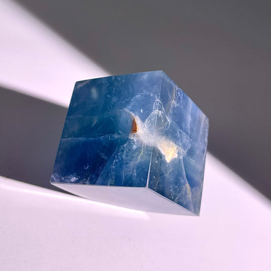 B659◇ブルーフローライト スクエア◇41×42×39mm◇天然石・鉱物・パワーストーン