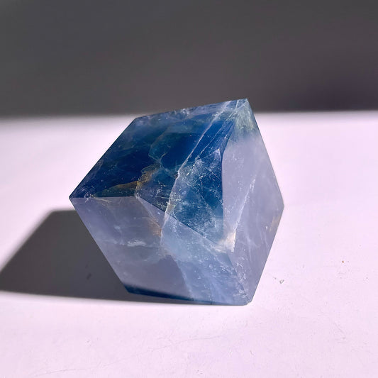 B659◇ブルーフローライト スクエア◇41×42×39mm◇天然石・鉱物・パワーストーン