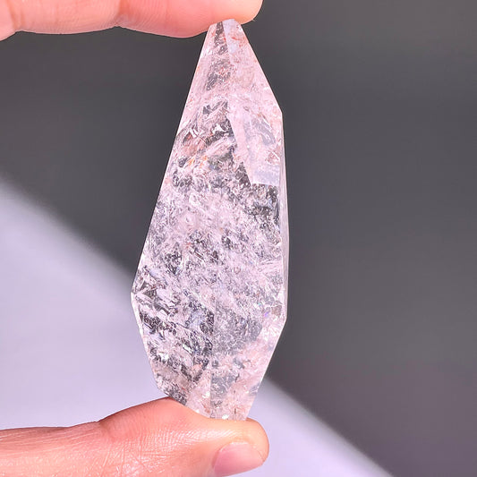 B681◇１点物◇ピンクアゼツライト 不規則◇66×25×24mm◇天然石・鉱物・パワーストーン