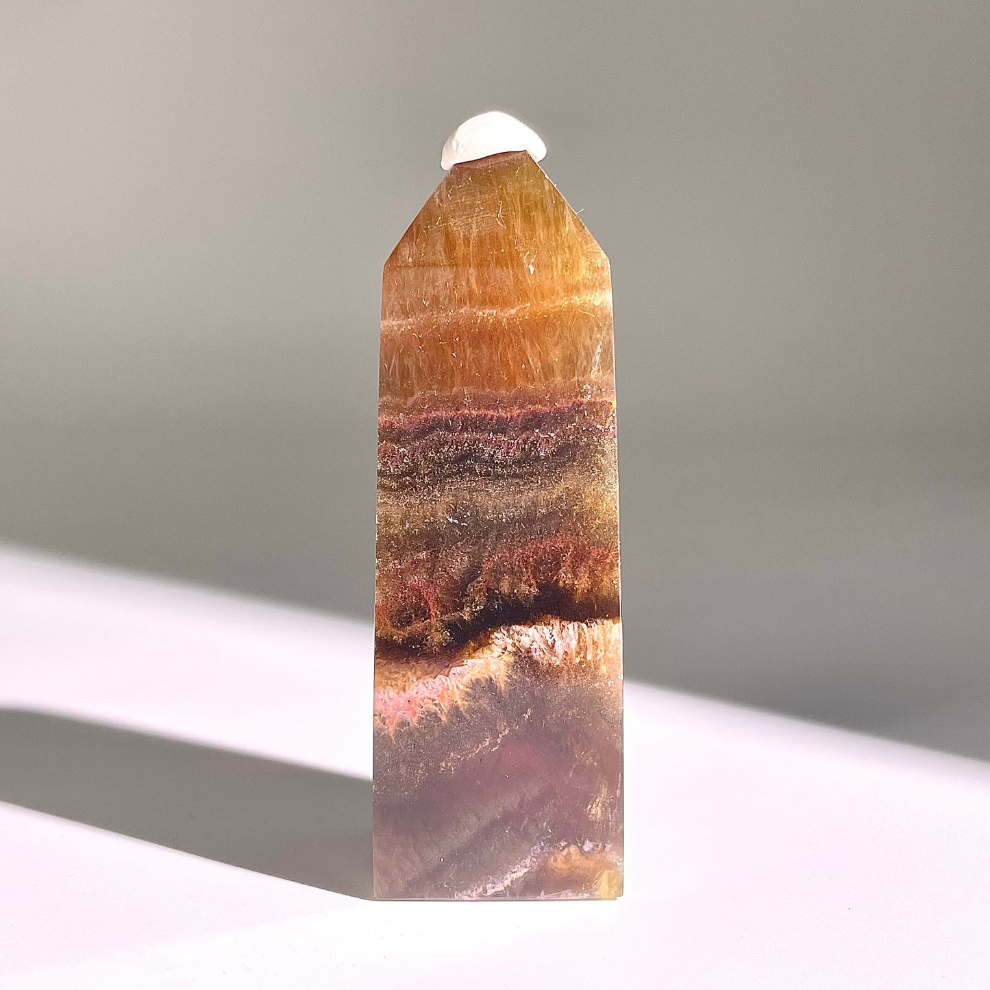 B695◇極光蛍石 ピラー◇80×25×20mm◇天然石・鉱物・パワーストーン