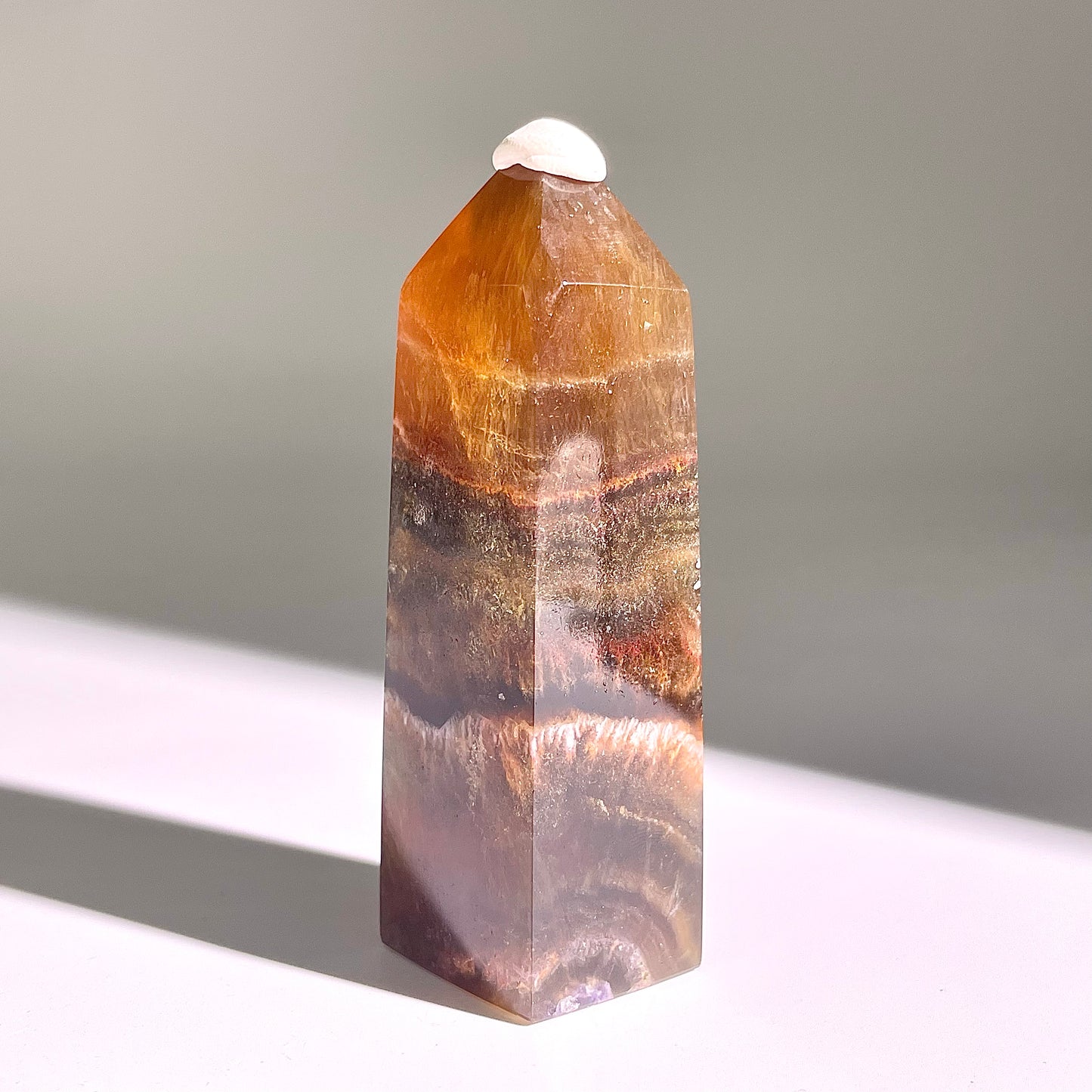 B695◇極光蛍石 ピラー◇80×25×20mm◇天然石・鉱物・パワーストーン