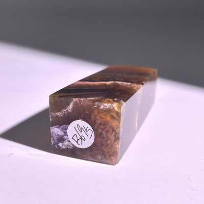 B695◇極光蛍石 ピラー◇80×25×20mm◇天然石・鉱物・パワーストーン