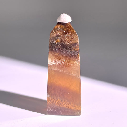 B696◇極光蛍石 ピラー◇67×22×13mm◇天然石・鉱物・パワーストーン