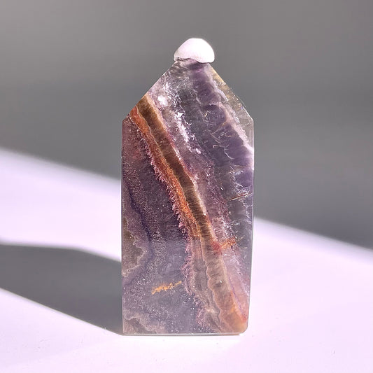 B704◇極光蛍石 ピラー◇48×15×10mm◇天然石・鉱物・パワーストーン