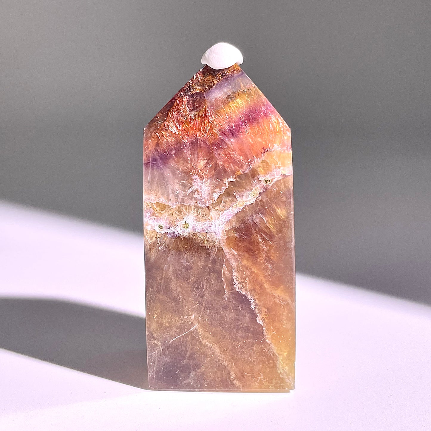 B706◇極光蛍石 ピラー◇54×17×10mm◇天然石・鉱物・パワーストーン