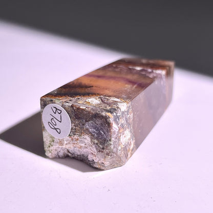 B708◇極光蛍石 ピラー◇56×12×8mm◇天然石・鉱物・パワーストーン