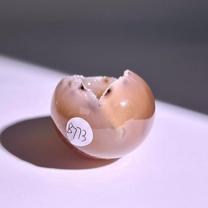 B773◇彩晶マシュマロ エッグ◇51×38×30mm◇天然石・鉱物・パワーストーン