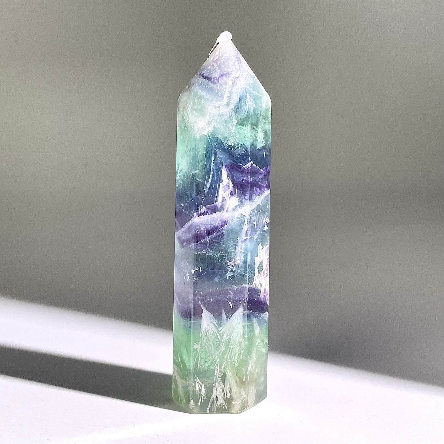 B793◇フェザー フローライト ピラー◇97×25×19mm◇天然石・鉱物・パワーストーン